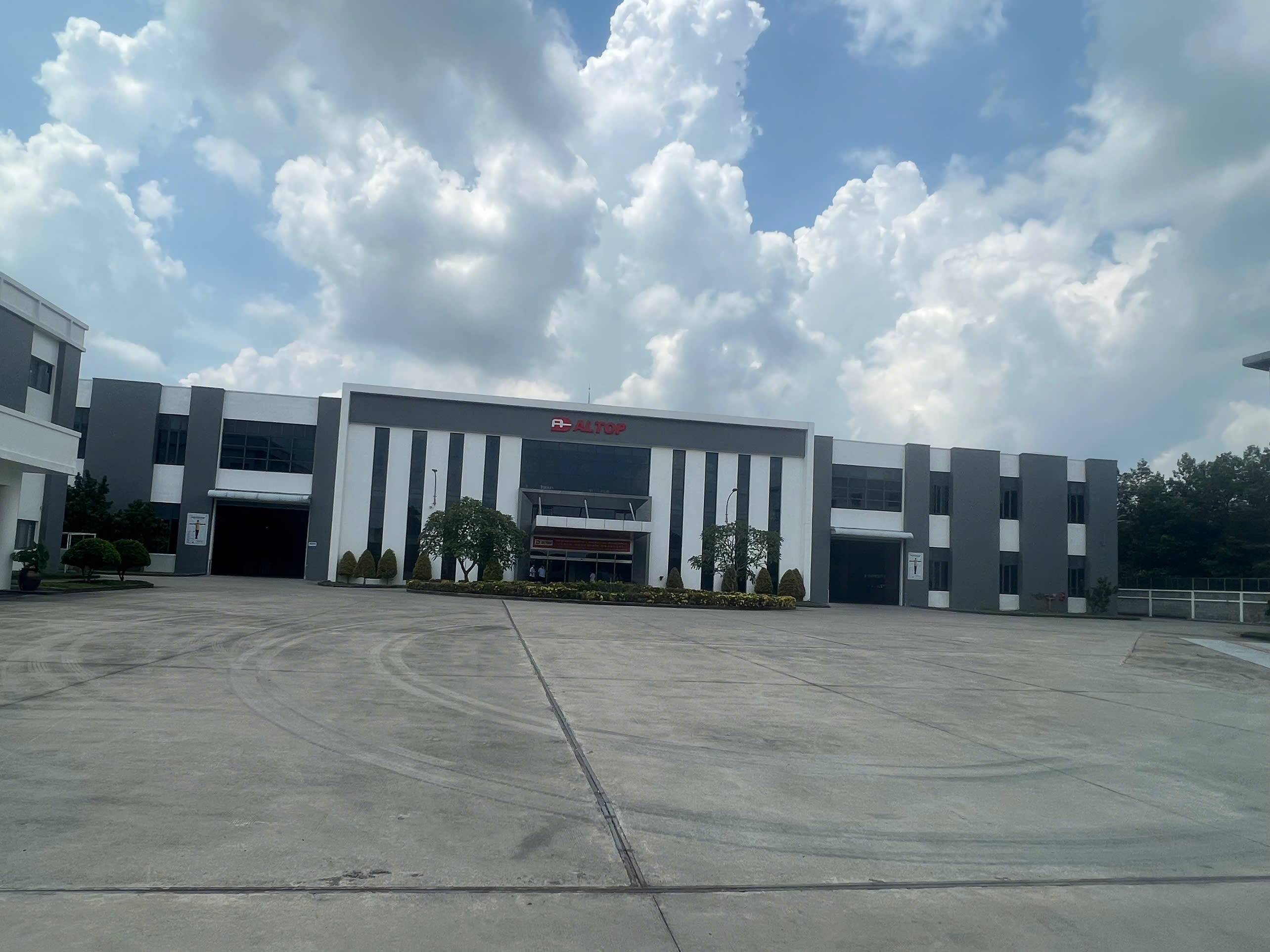 Outerview of workshop 2.jpg